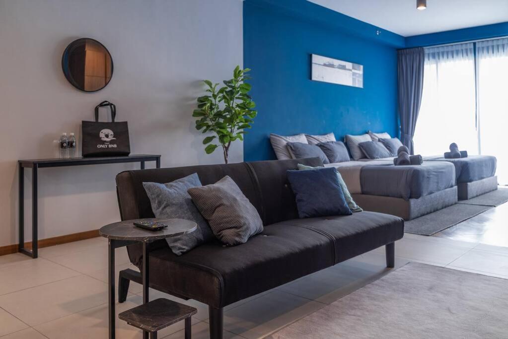 Deluxe Seaview Suite Twin Bed By The Only Bnb Tanjung Tokong Zewnętrze zdjęcie